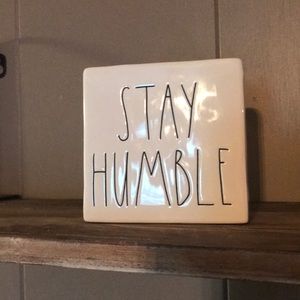 Be Kind/Stay Humble Rae Dunn nicknack